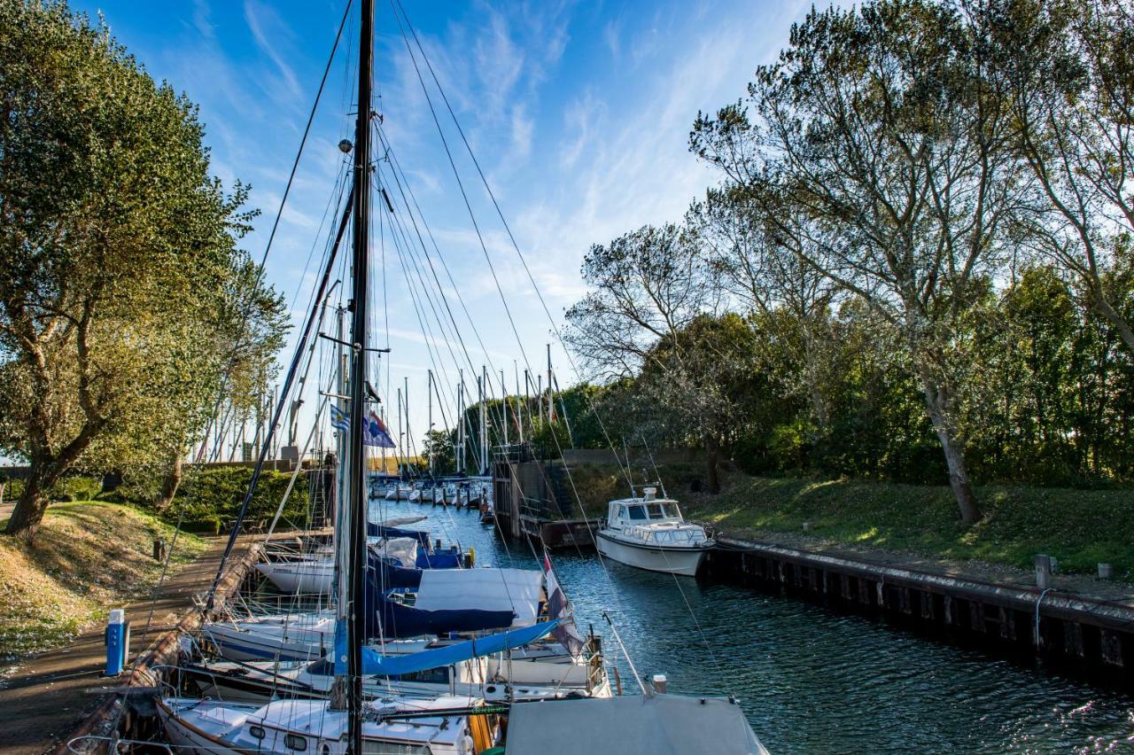Hansa Watersport & Recreatie Wilhelminadorp Buitenkant foto